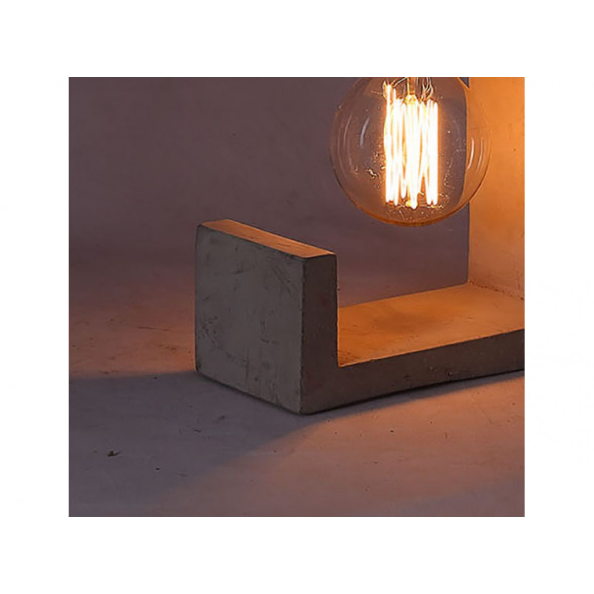 Lampe à poser en béton – INTER
