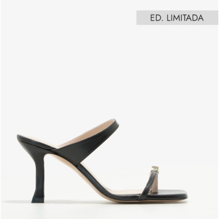 SANDALIAS NEGRAS ONA