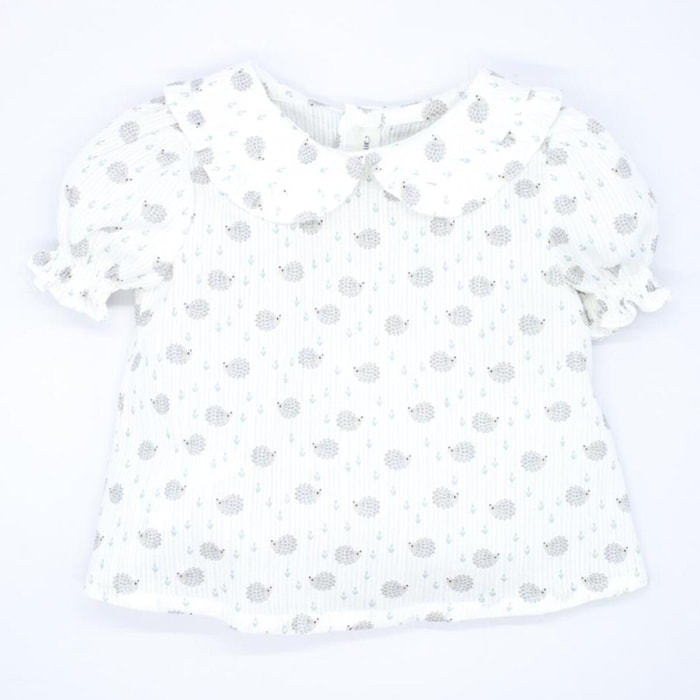 Blusa estampado erizos, con manga abullonada y cuello.