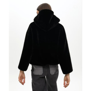 Cappotto con cappuccio in pelliccia sintetica