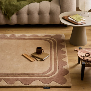 PANTONE - Tapis en laine fait main CEDRE BLANC à motif festonné marron