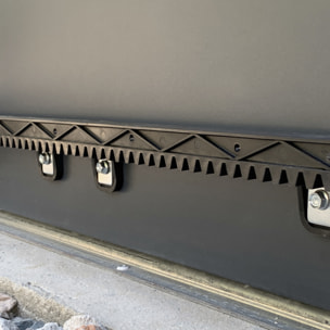 Motorisation solaire pour portail coulissant Zenia SE + 2 télécommandes supplémantaires (3 en tout) - Avidsen