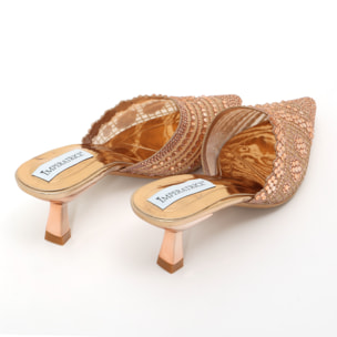 Sandali in simil pelle con tacco a rocchetto e tomaia gioiello