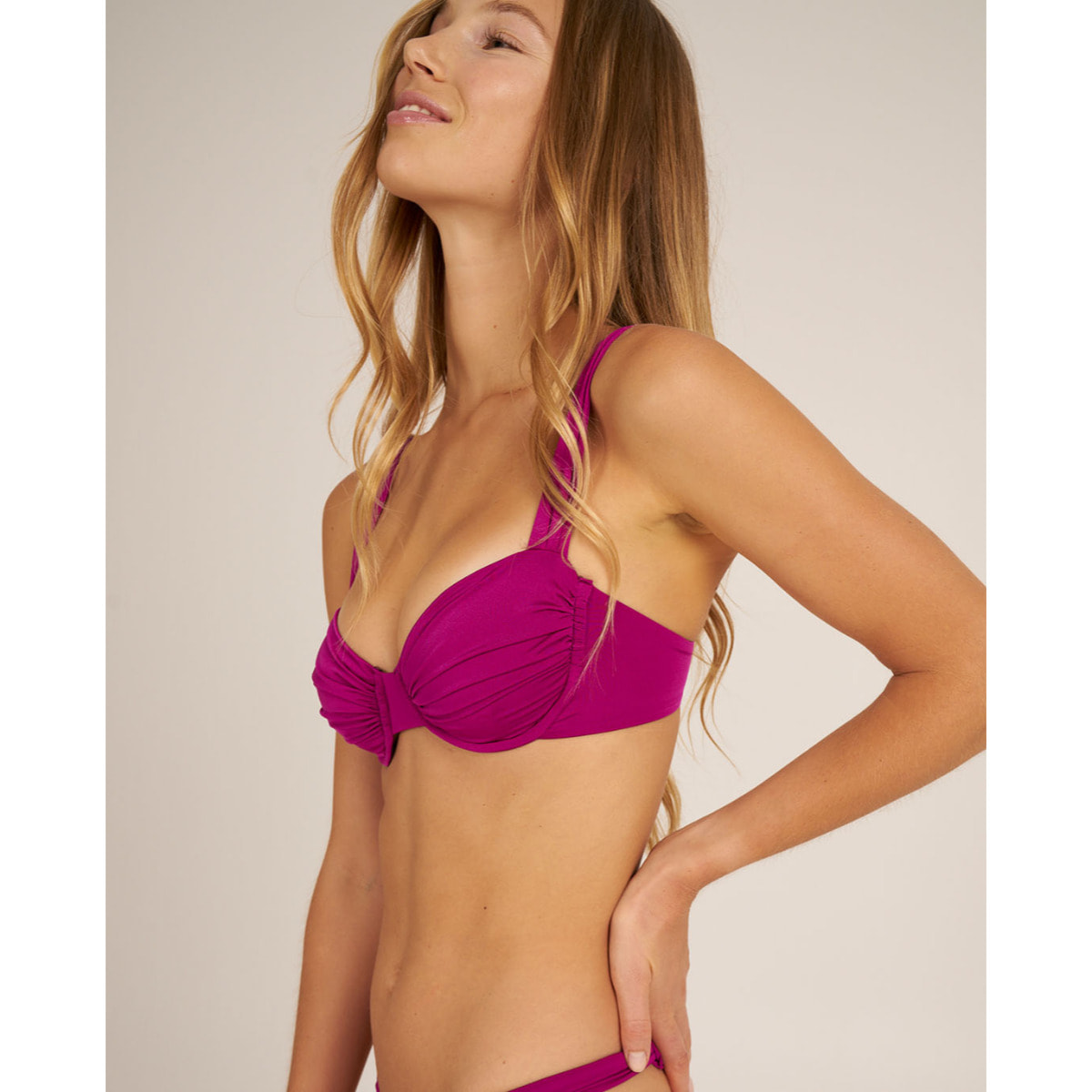 Top de bikini con aro en tejido satinado