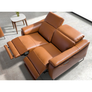Sofá relax de 2 plazas tapizado en piel de origen vacuno en marrón con reposacabezas patas de acero inoxidable cromado oscuro 2 sistemas de relax eléctrico 154x108x77cm