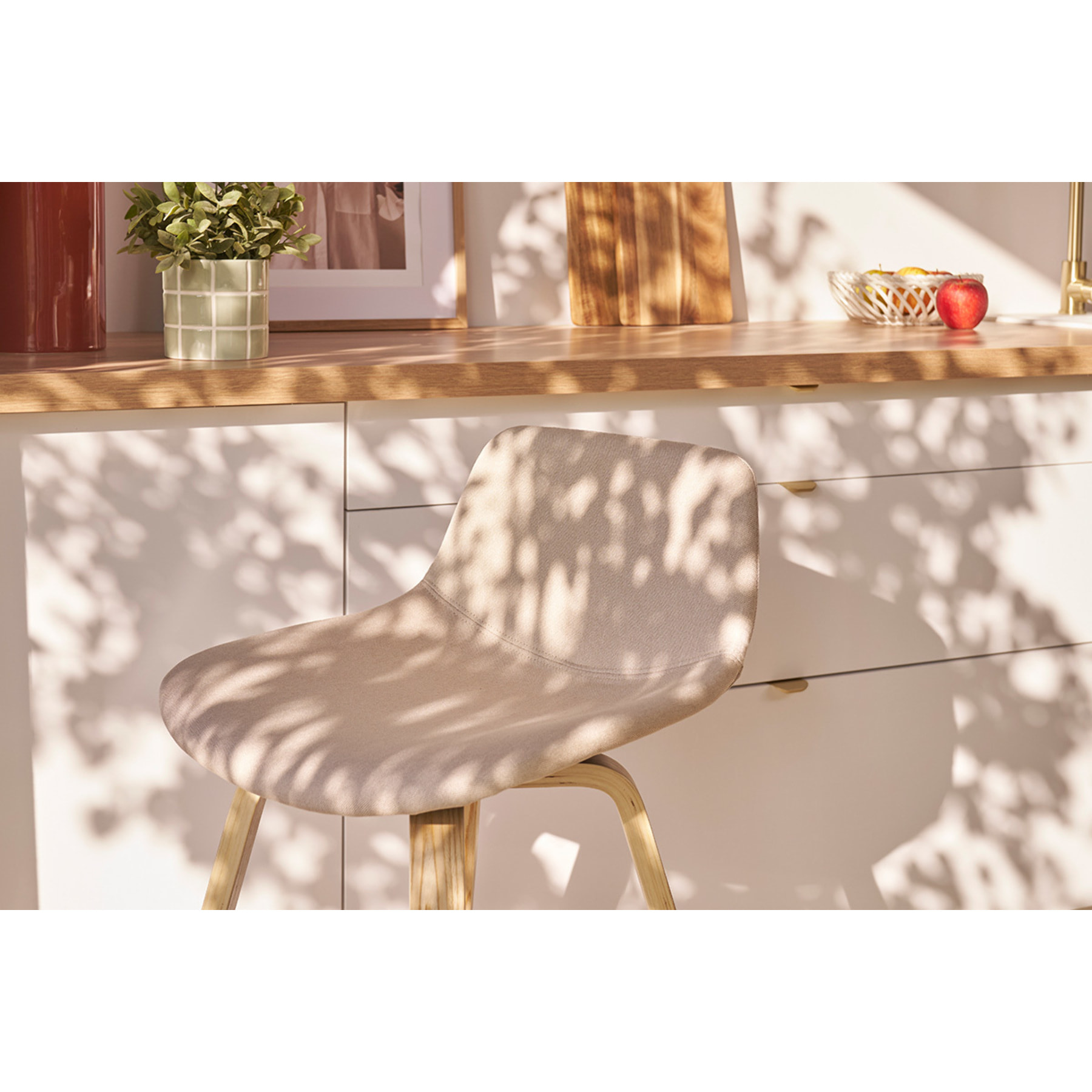 Tabourets de bar scandinaves beige et bois clair H65 cm (lot de 2) NONIE