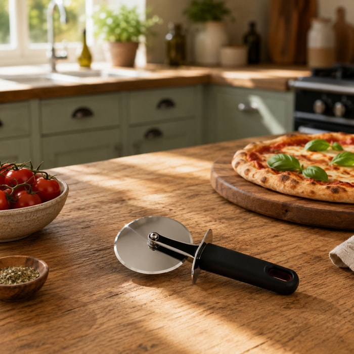 Roulette à pizza en acier inoxydable avec manche en plastique