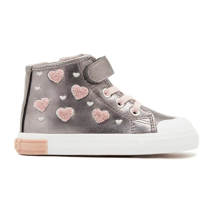 Zapatillas Altas Metalizadas con Corazones Plata