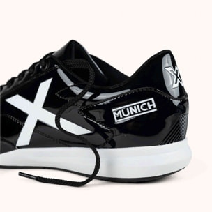 MUNICH M39 02 Zapatillas urbanas de inspiración futsal en color negro