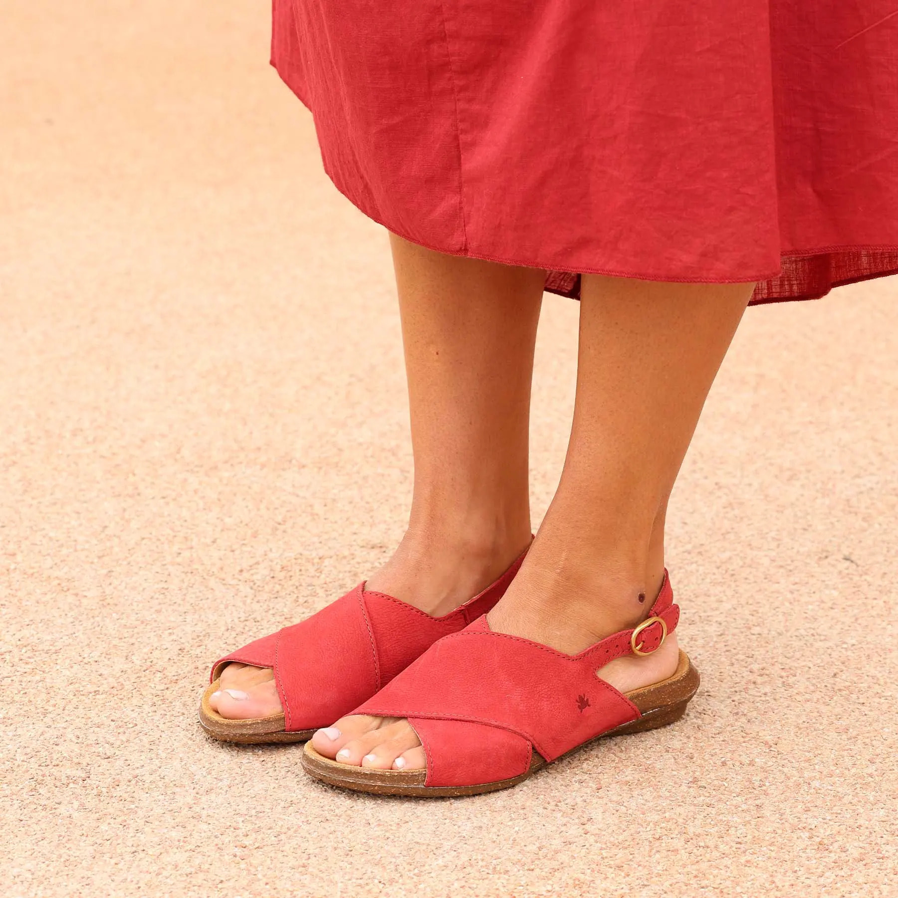 Sandalias N5558 NOBUCK LAVADO CUERO / WAKATAUA color Cuero