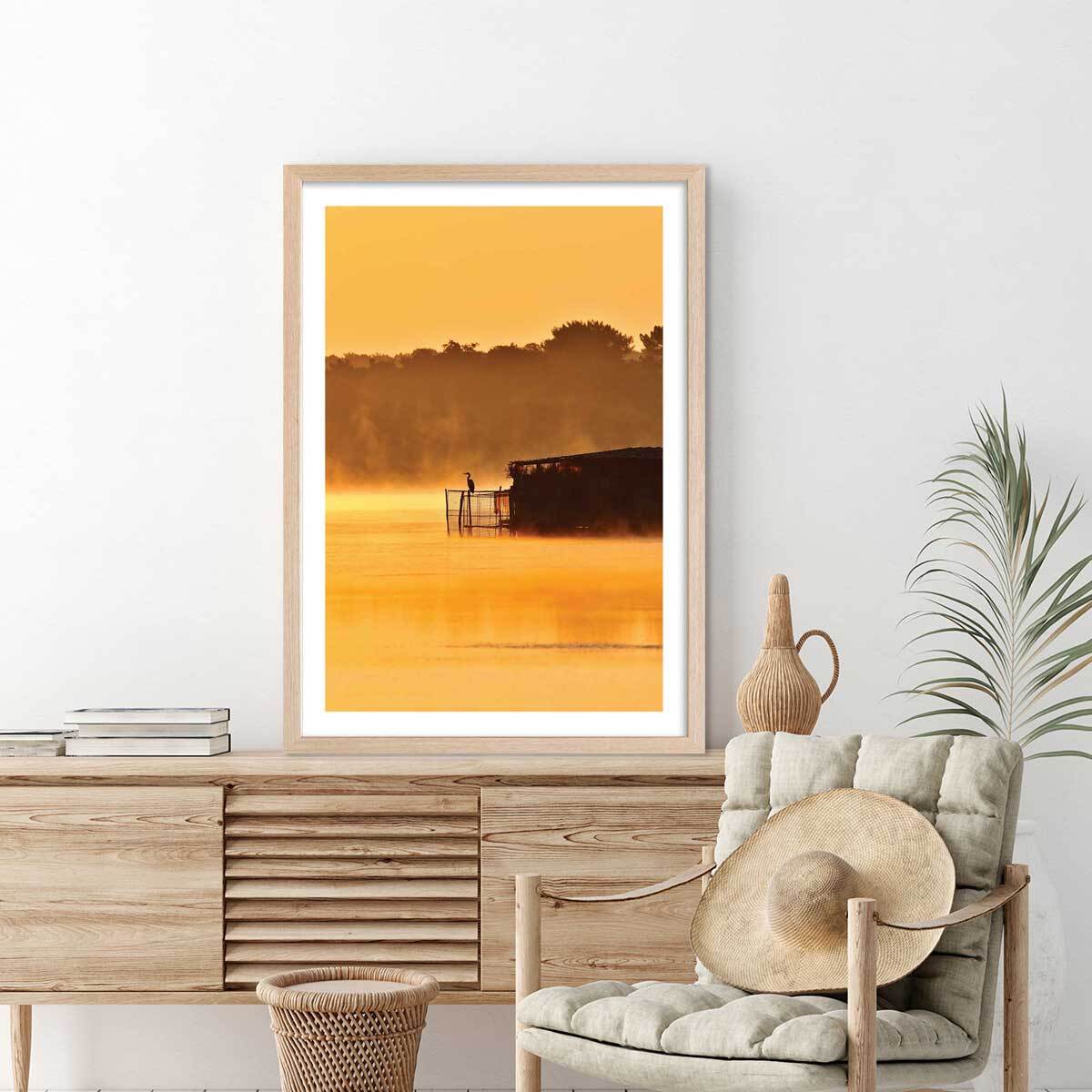 Affiche photo héron sur l'étang blanc Affiche + cadre en bois - Chêne