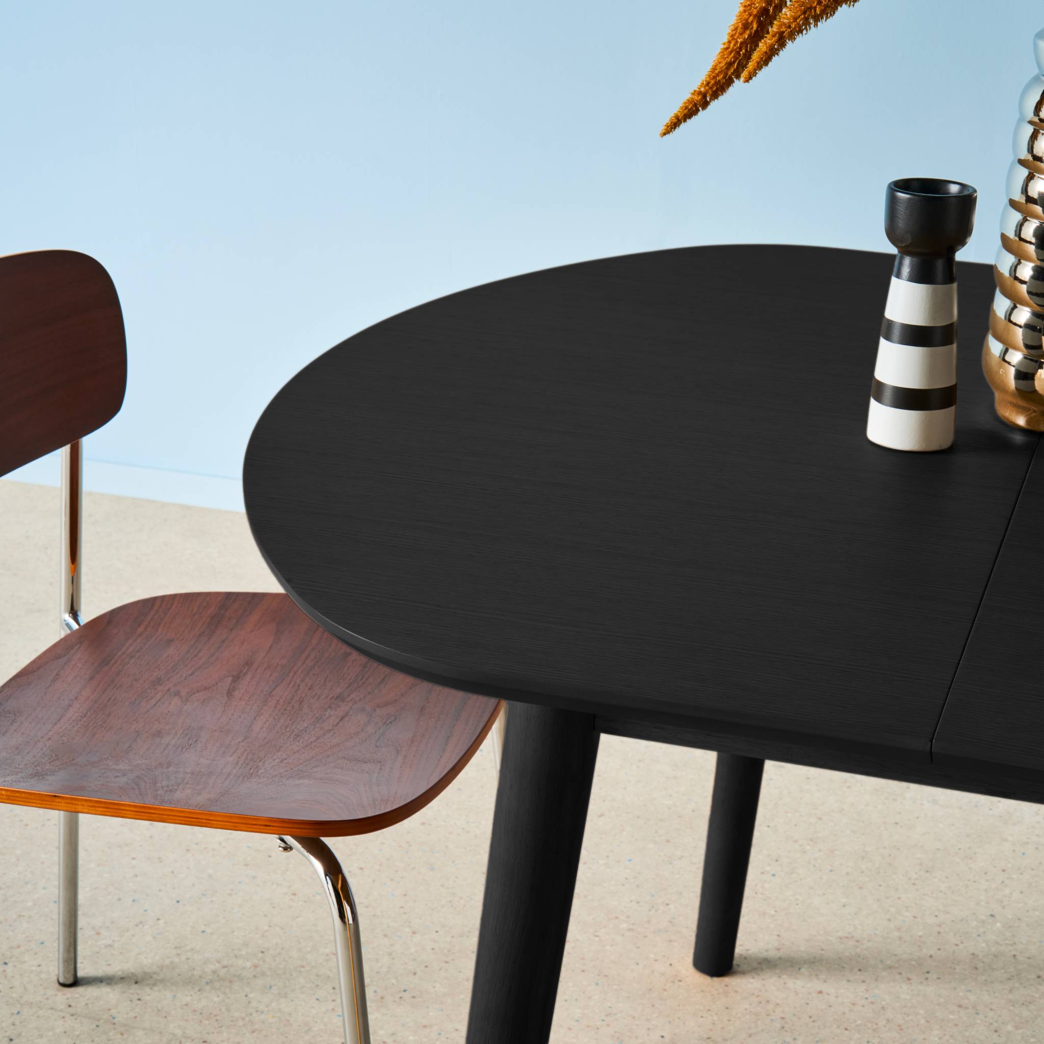 Table à manger ovale extensible bois d'hévéa et placage chêne noir 4-6 places - 110 / 140 x 100 x 75 cm - Lisa