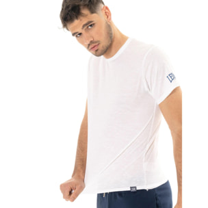 Camiseta de manga corta para hombre de tejido slub con pequeño logo.