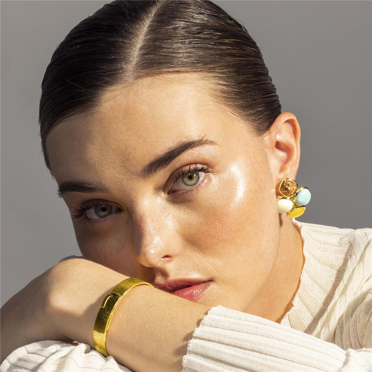 Pendientes Lux by Lux acabadoss en oro amarillo 18k