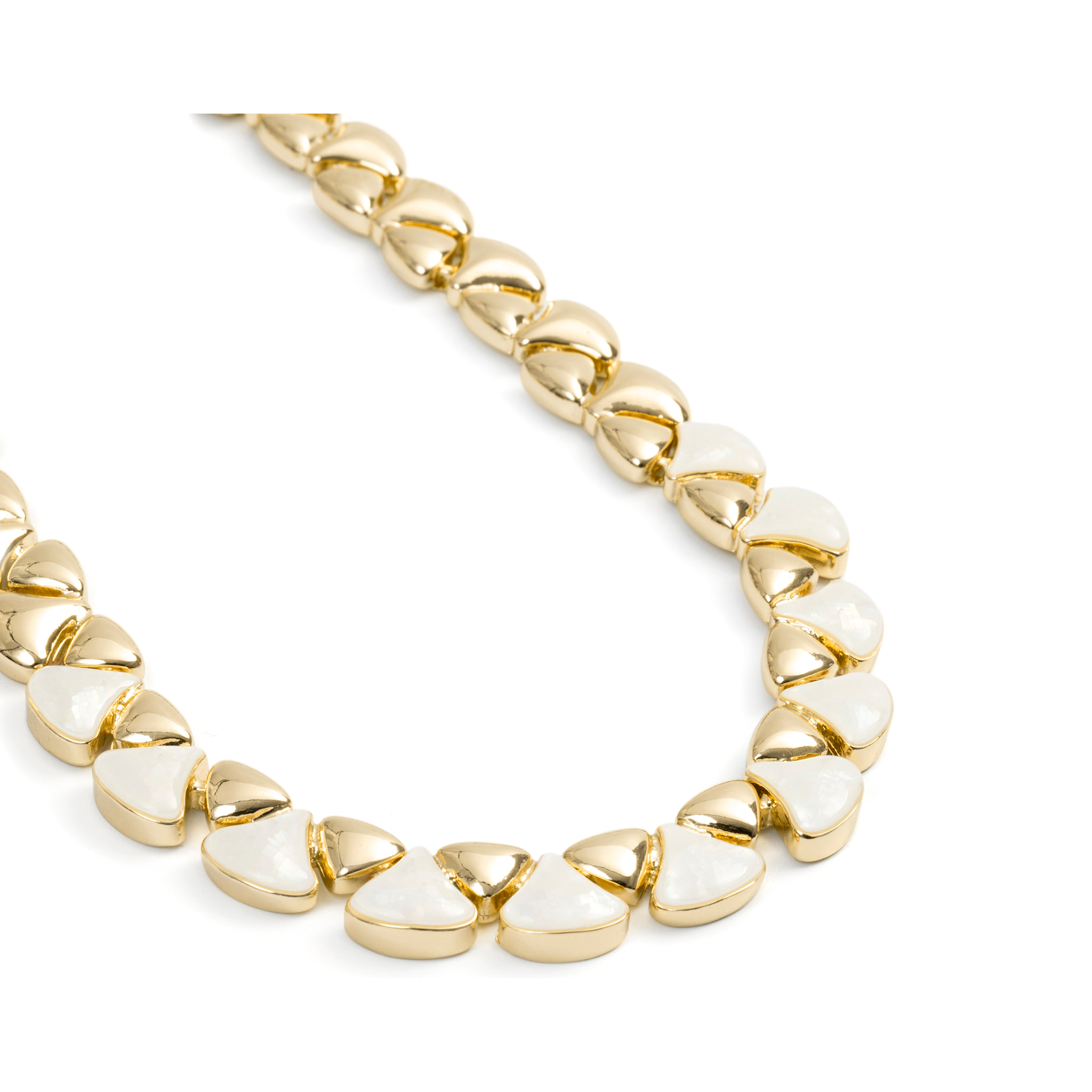Collar de Madreperla Blanca acabado en oro amarillo de 18k