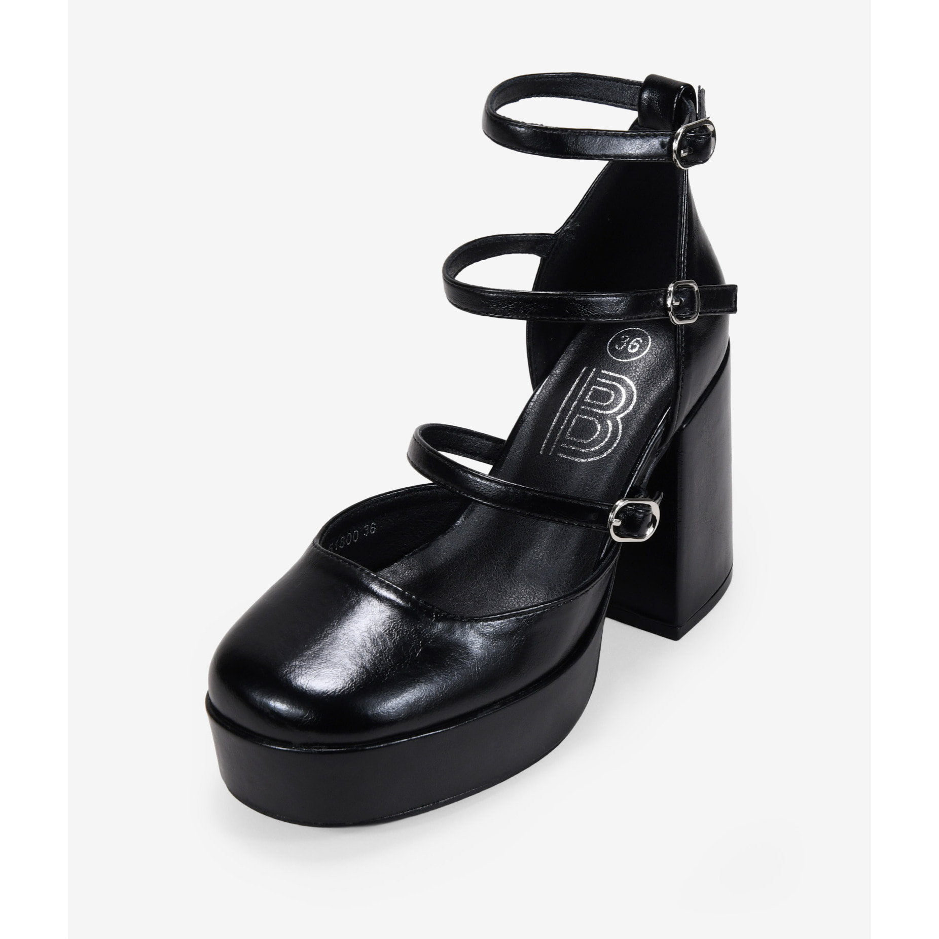 Zapatos de plataforma negros con tiras