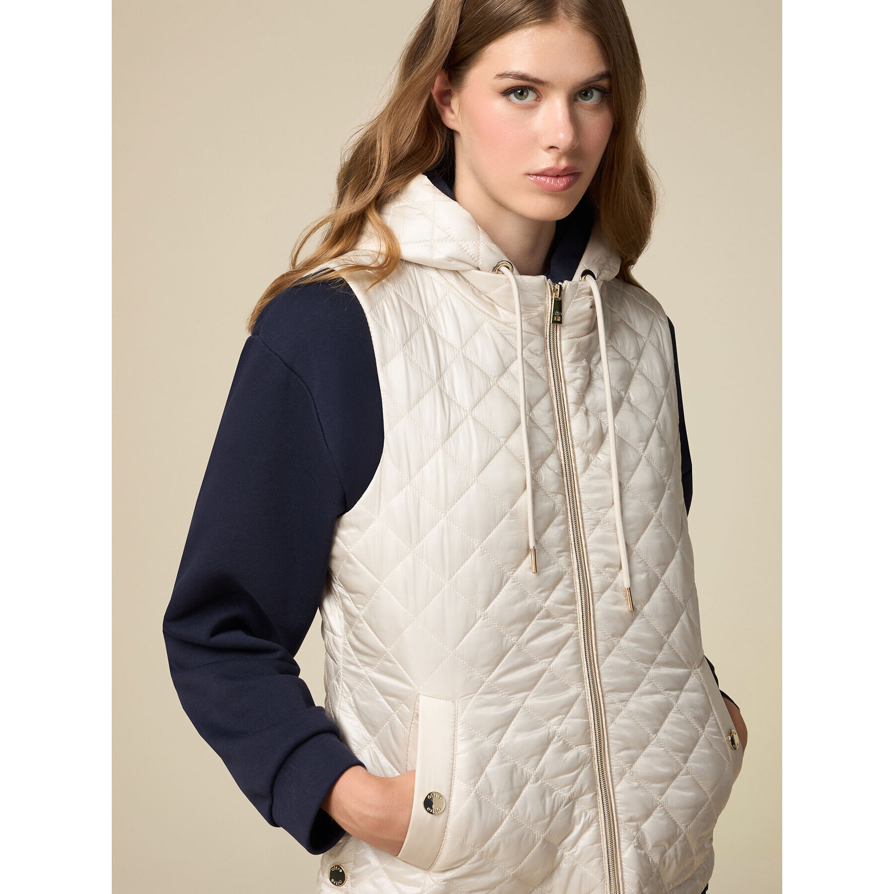 Oltre - Lightweight sleeveless down jacket - Beige