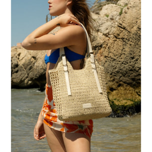 Bolso de hombro beige en rafia con hebillas
