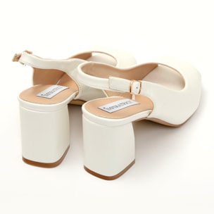 Sandali in simil pelle con tacco comodo quadrato