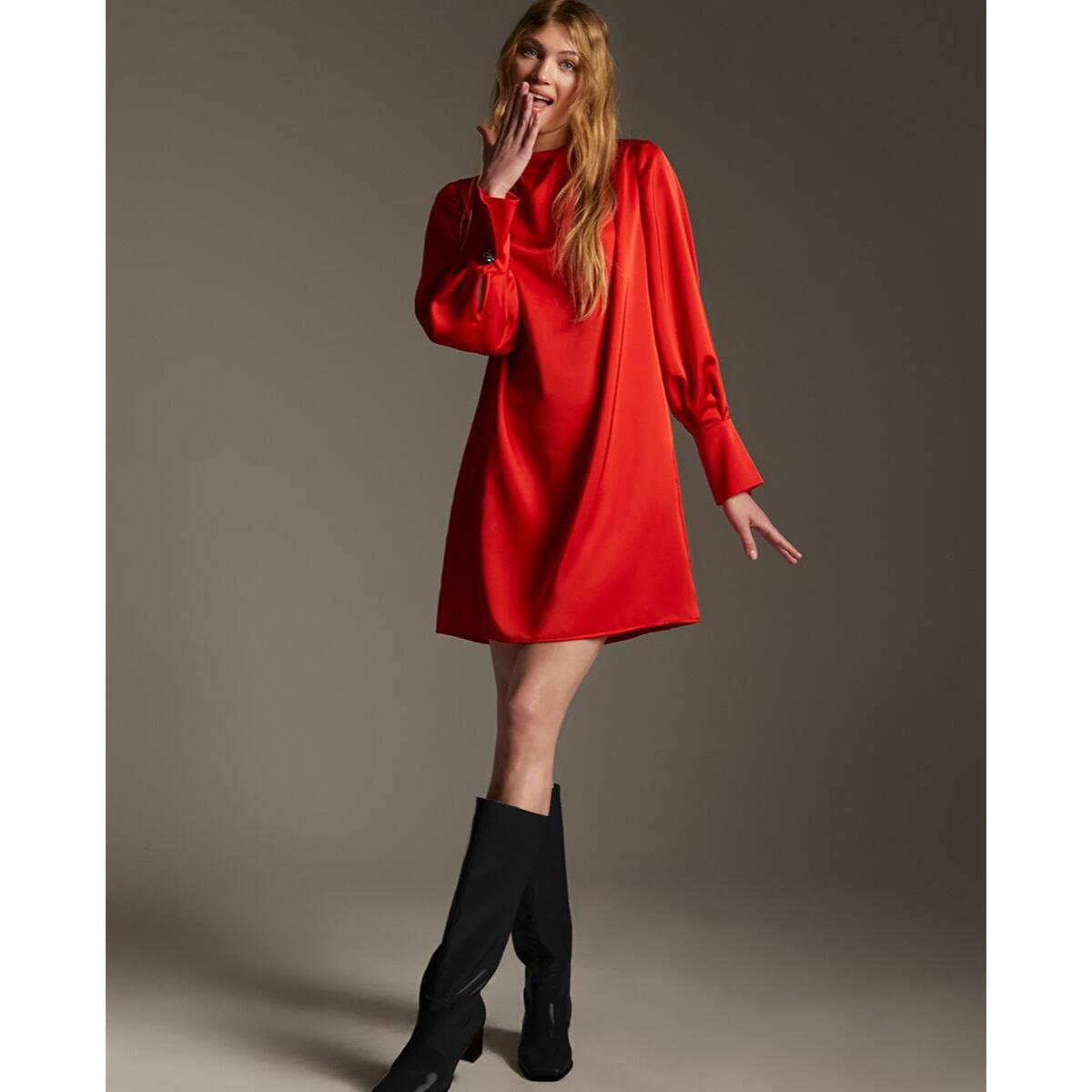 Abito corto in raso con maniche annodate