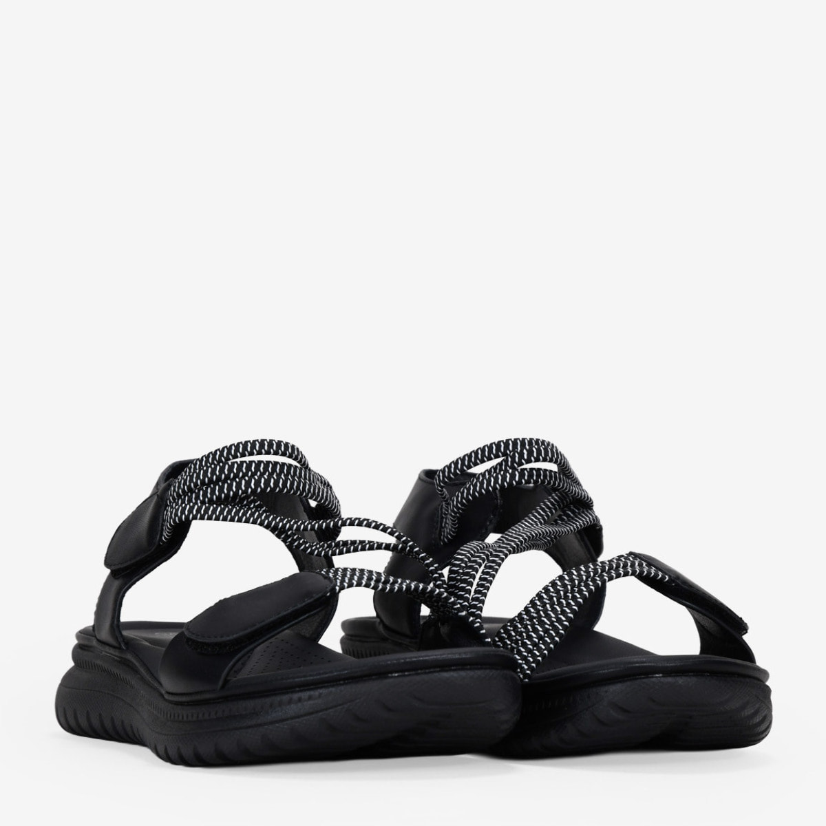 Sandalias deportivas negras con cierre fácil