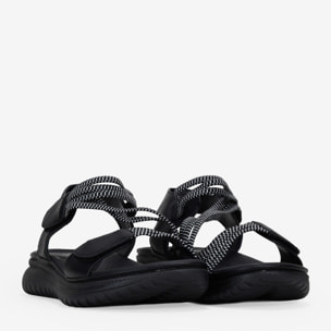 Sandalias deportivas negras con cierre fácil