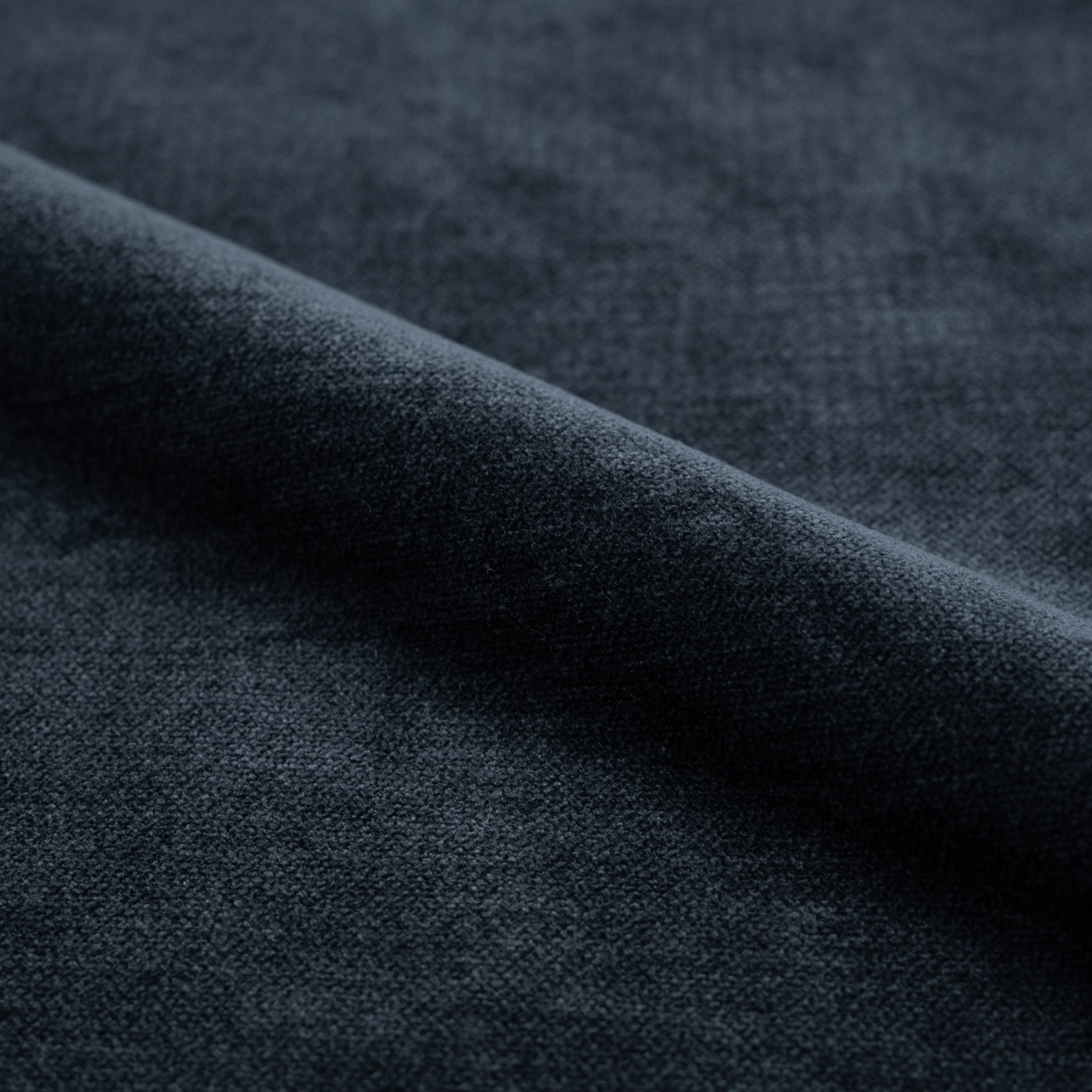 Fauteuil pivotant en tissu effet velours bleu nuit - Ricci