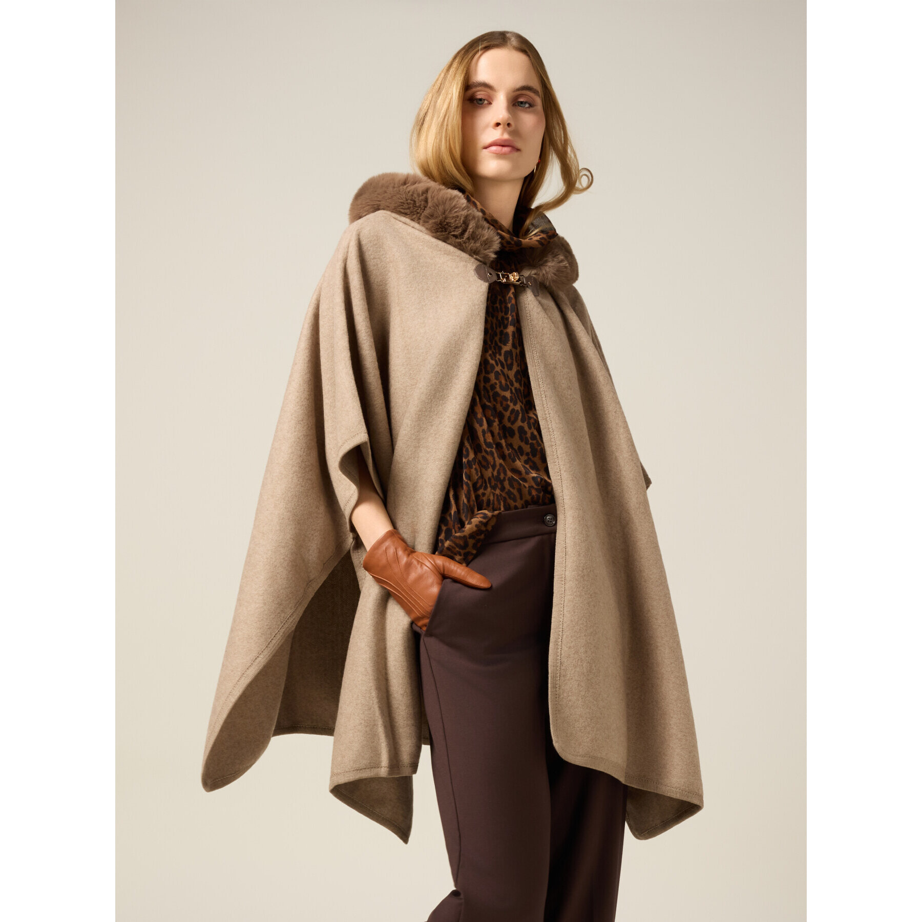 Oltre - Maxi poncho con cappuccio - Marrone