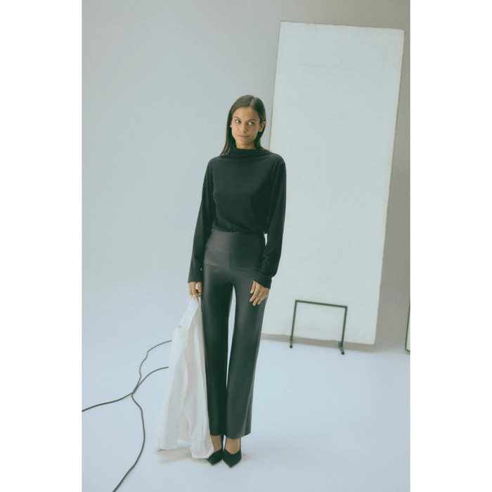 Leggings termici con pancia piatta e effetto pelle nera svasata