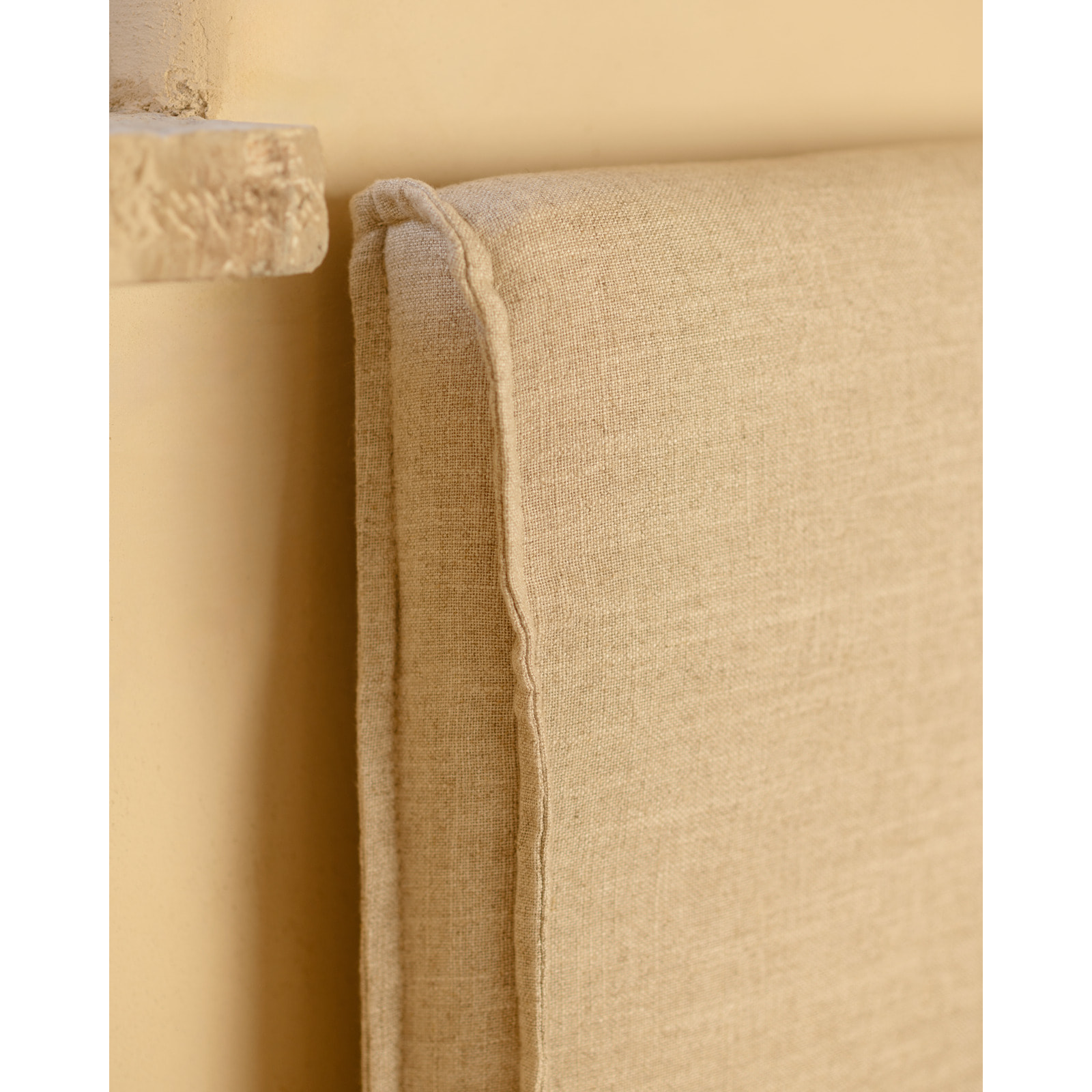 Lit coffre déhoussable en lin beige pour les sommiers en différentes tailles