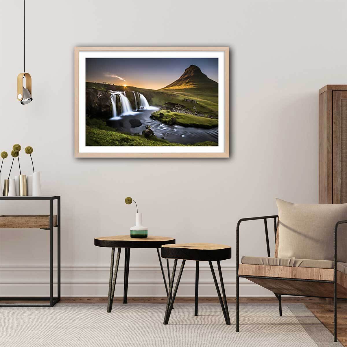 Affiche paysage cascade o - kirkjufell islande Affiche + cadre en bois - Chêne