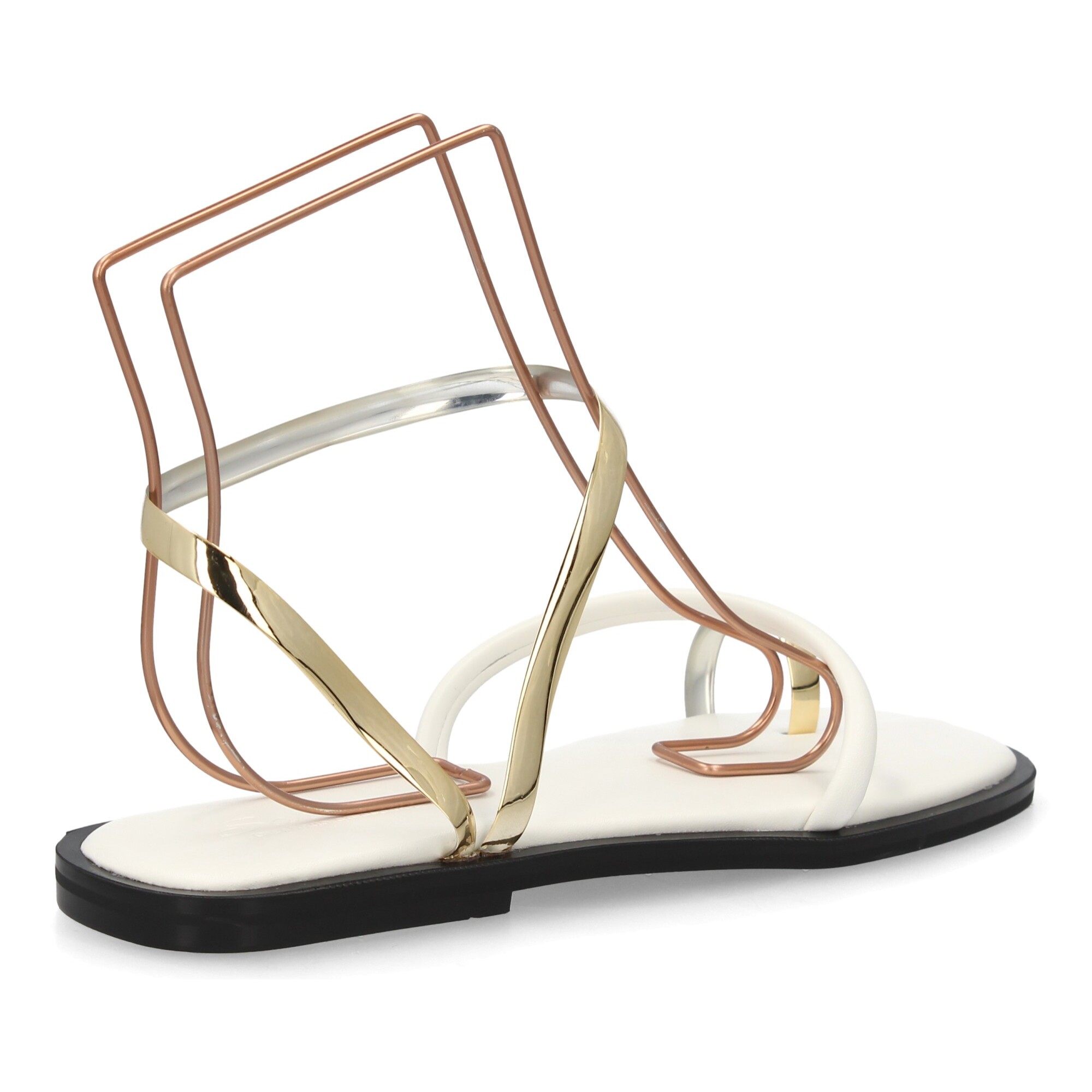 Sandalia plana moderna tiras metálicas