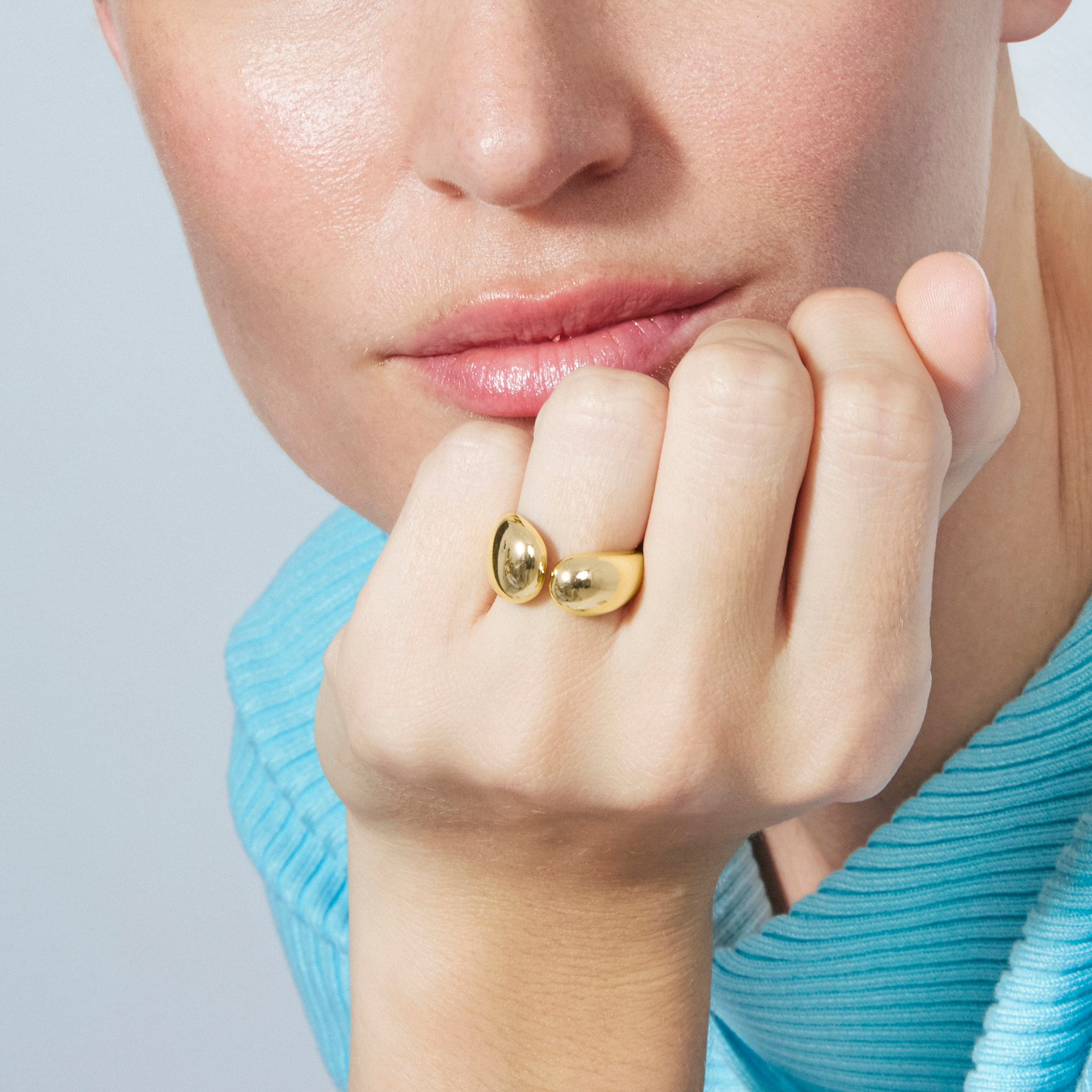 Anillo Bubty acabado oro amarillo 18k