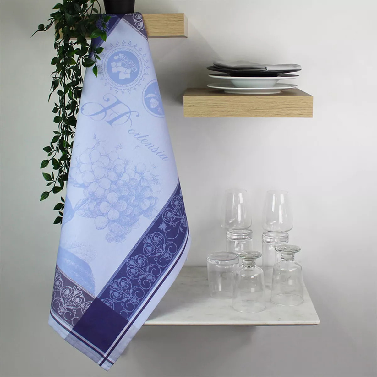 Torchon pur coton motif jacquard bleu Hortensia bleu