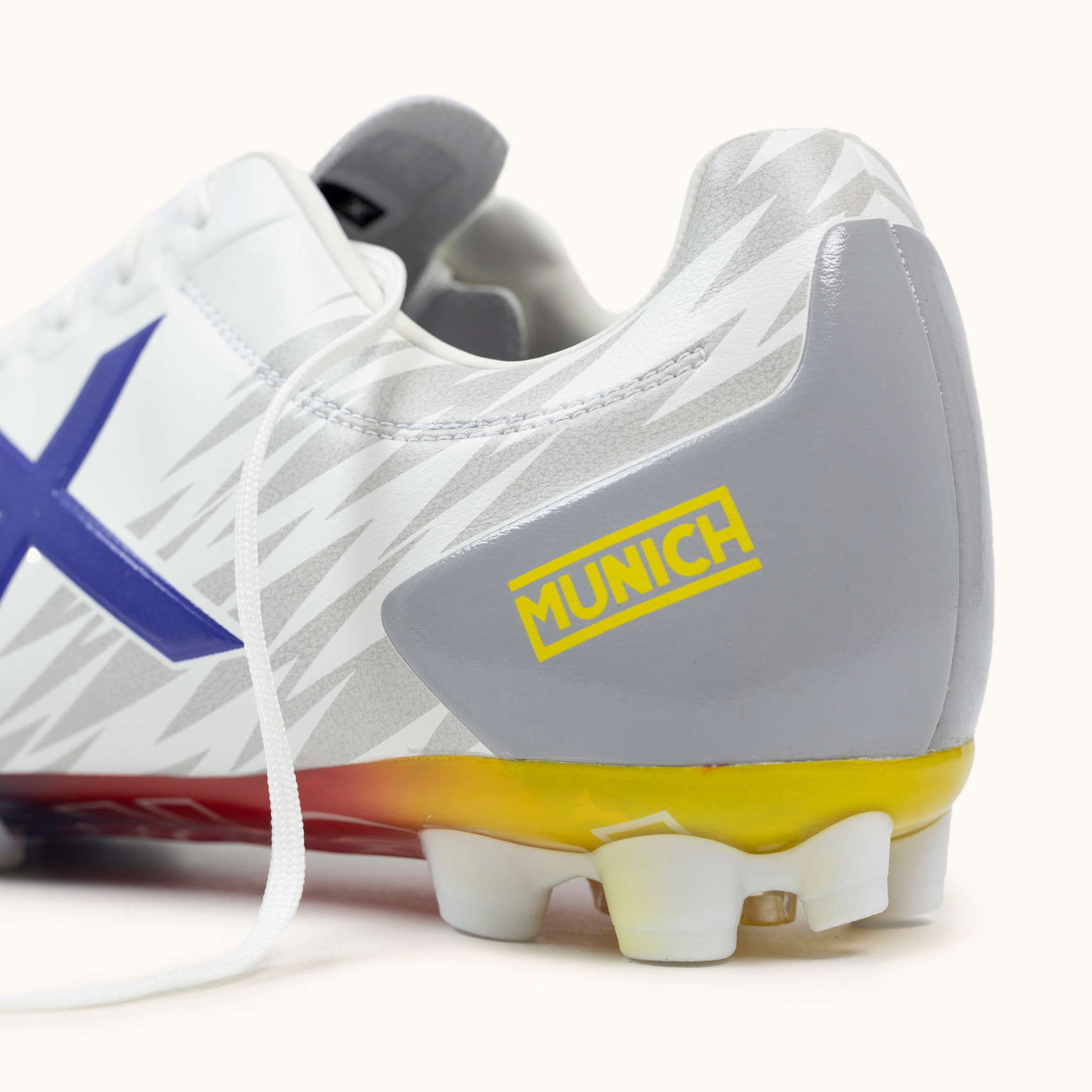 MUNICH ARENGA 316 Zapatillas de fútbol de diseño profesional y resistente Blanco y Azul