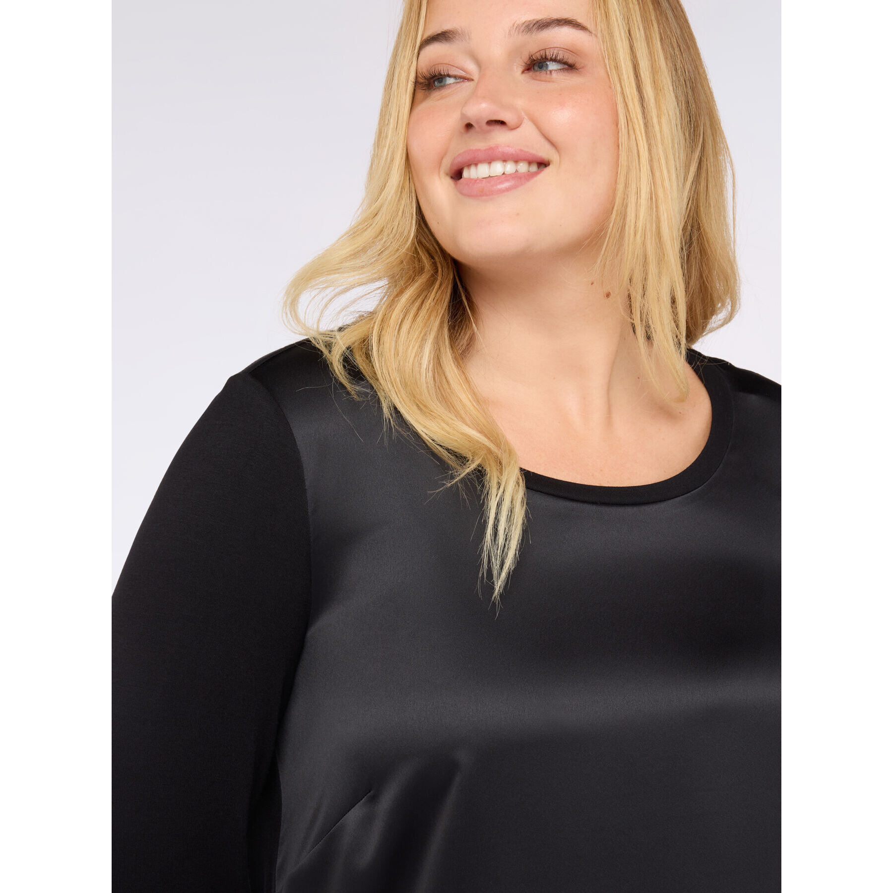 Fiorella Rubino - Camiseta bimaterial con mangas tres cuartos en satén y jersey - Negro