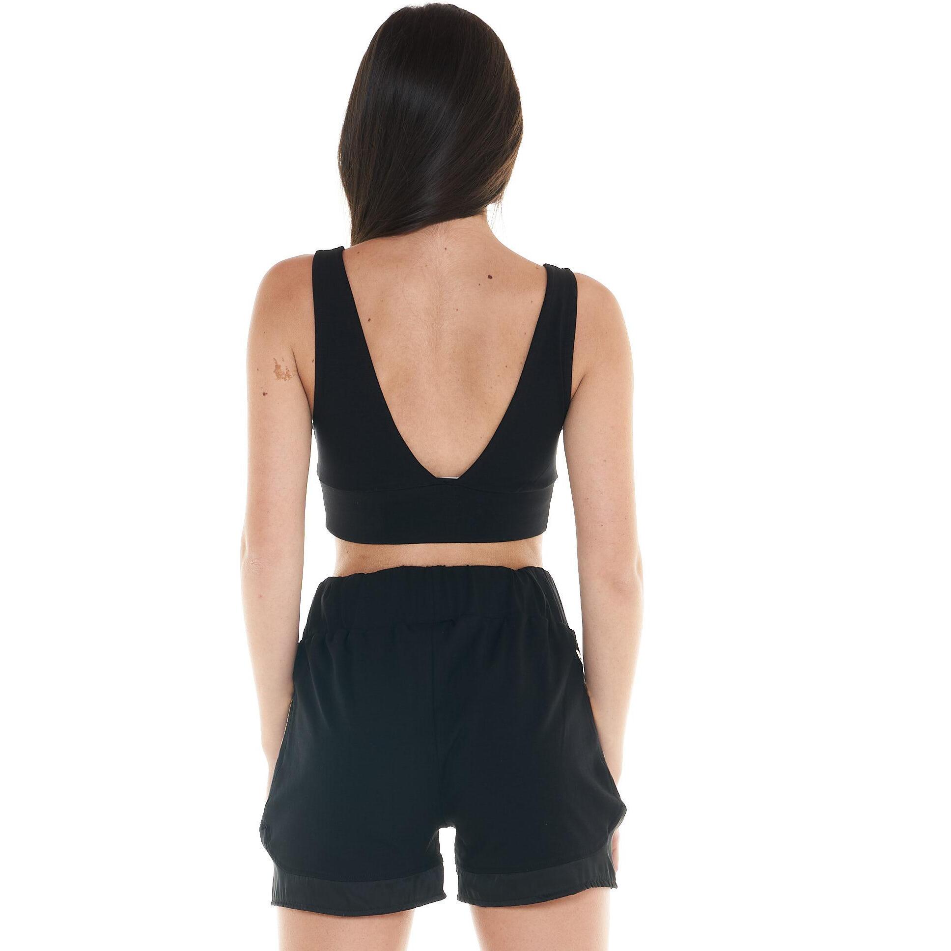 Chaqueta básica con capucha de mujer.
