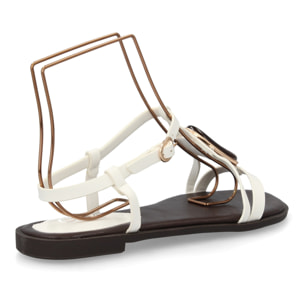 Sandalia plana mujer elegante con adorno de piedra