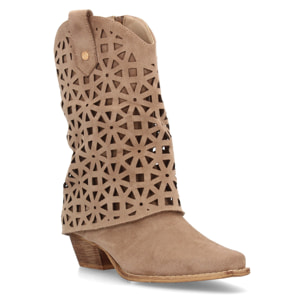 Botas cowboy troqueladas estilo boho para mujer.