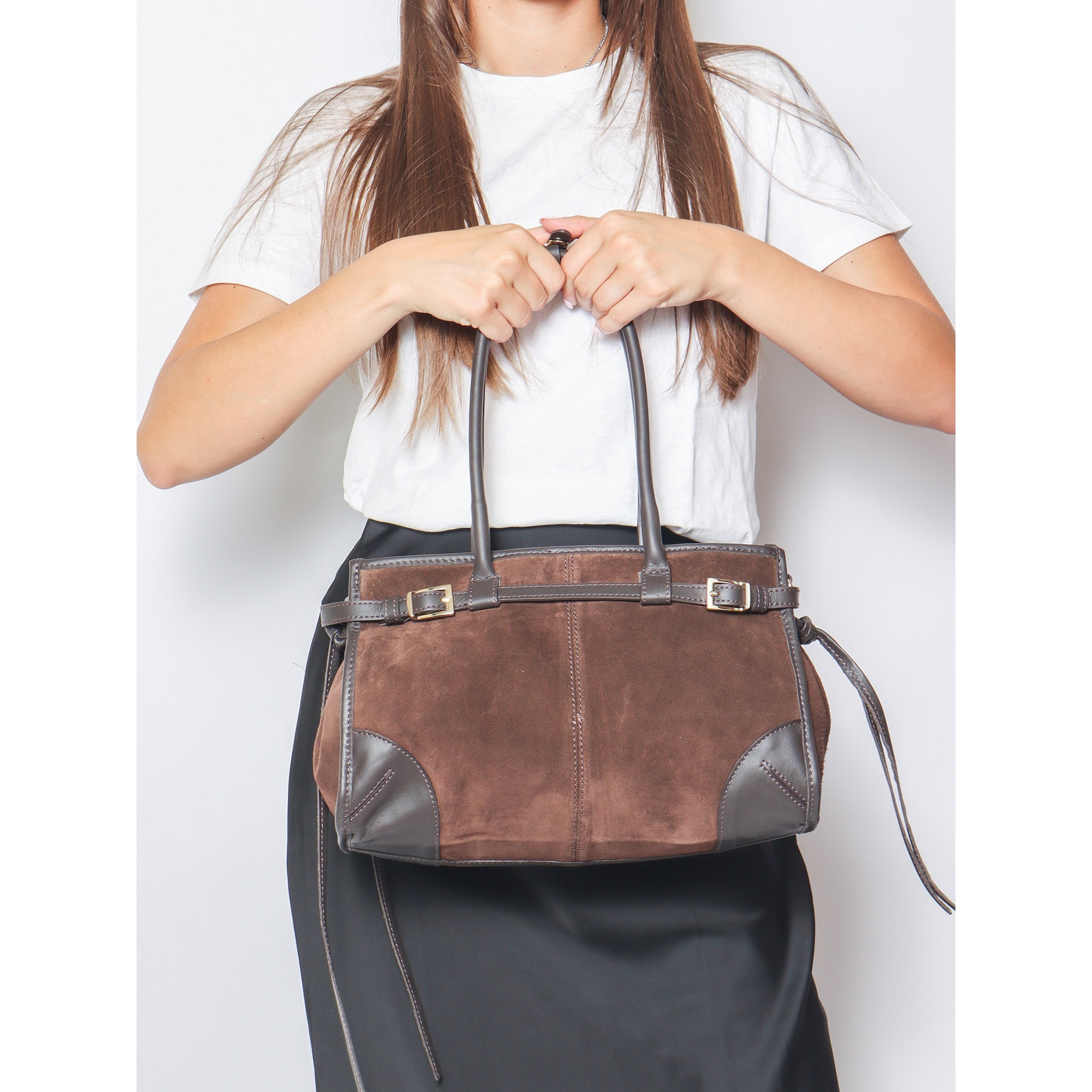 Borsa a spalla da donna Made in Italy - Modello Novara Ultra - Pelle scamosciata - 31.5 x 20.0 x 14.0 cm