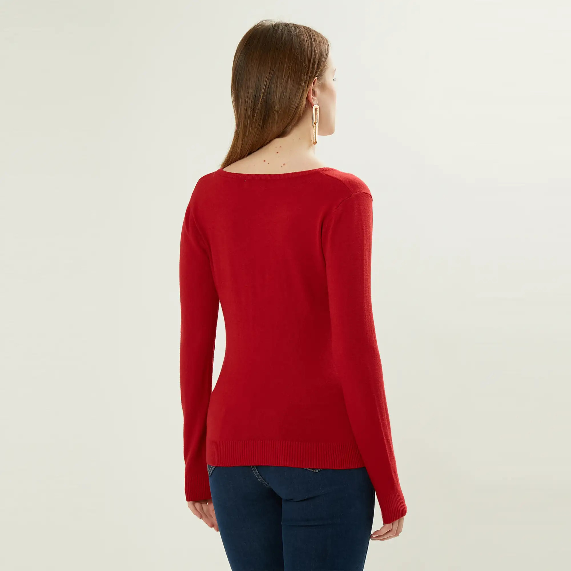 PULLOVER BASIC CON SCOLLO A V