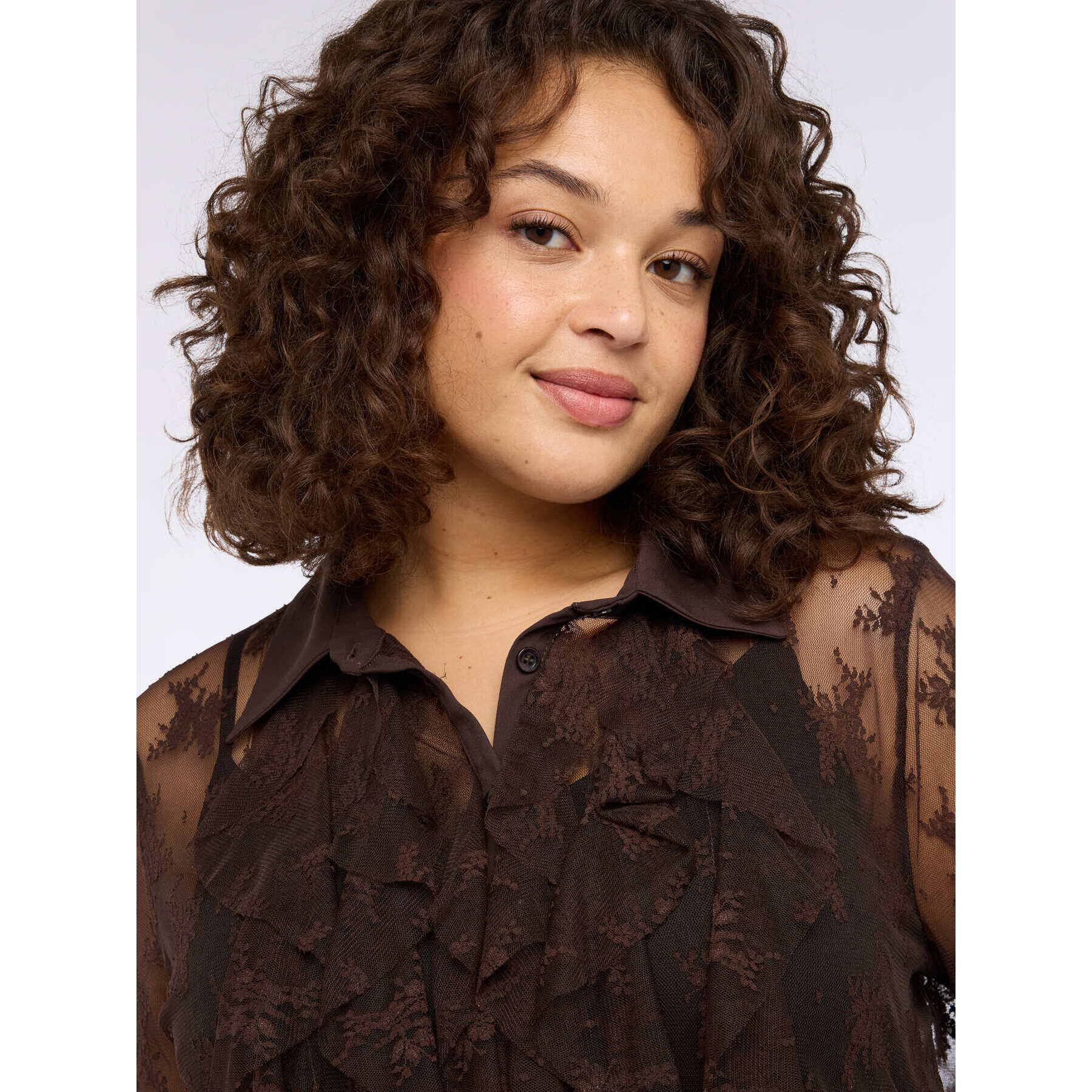 Fiorella Rubino - Camicia in pizzo con rouche sul davanti - Marrone