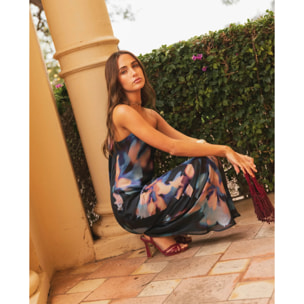 Vestido largo con escote asimétrico