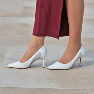 Dècolletè pumps in simil pelle verniciata con strass laterali