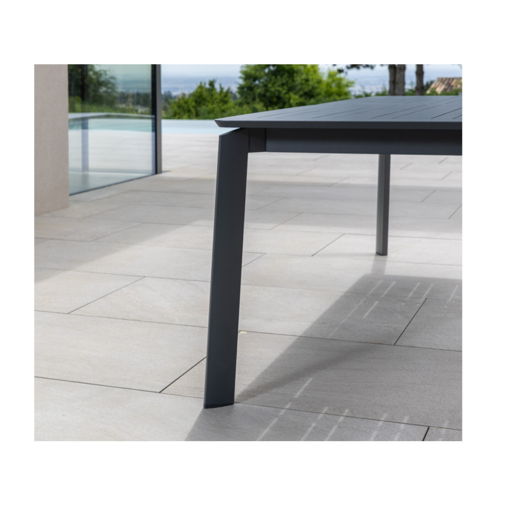 Ensemble table et chaises de jardin  - Gris Anthracite - NAIROBINEA