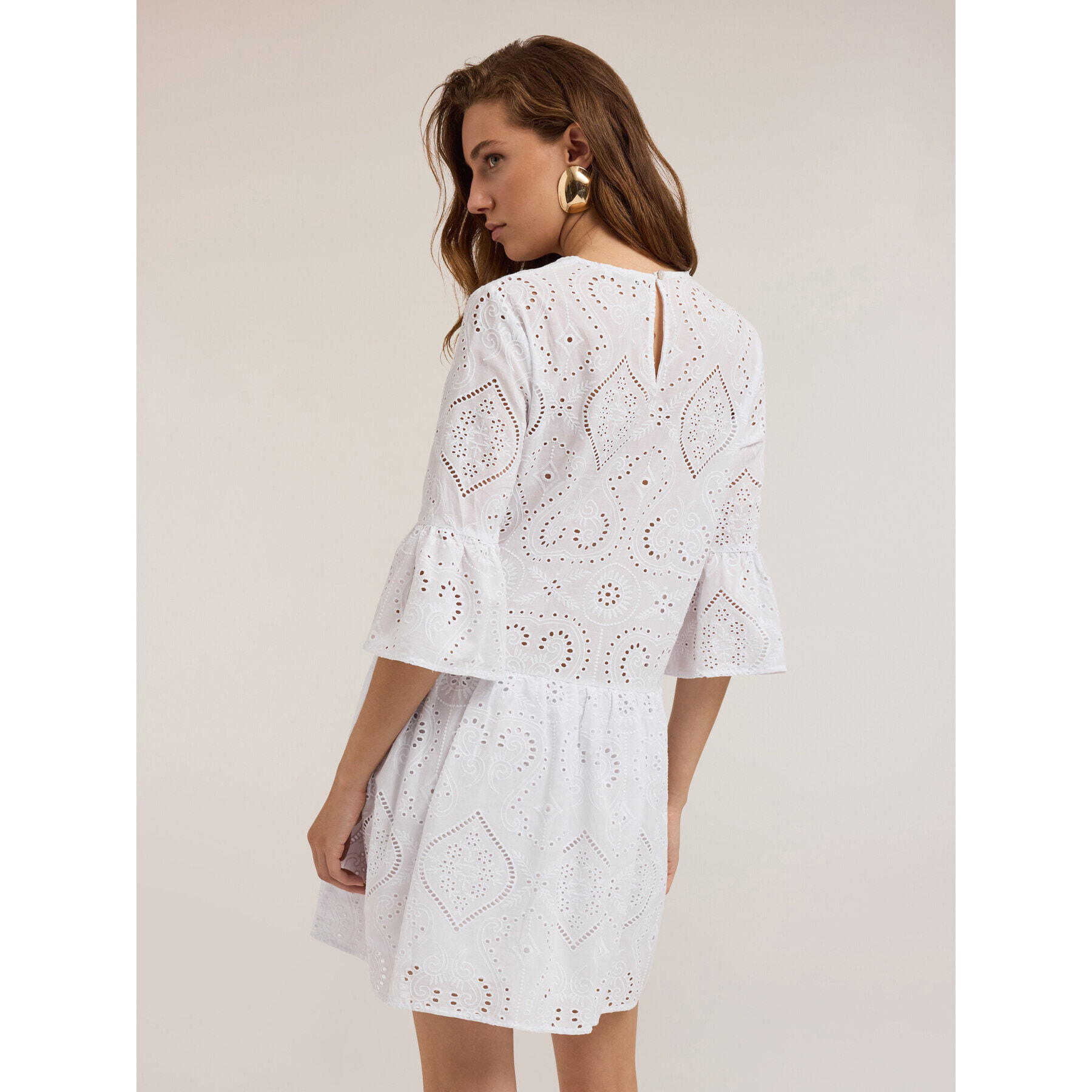 Motivi - Minivestido con volantes de bordado inglés - Blanco