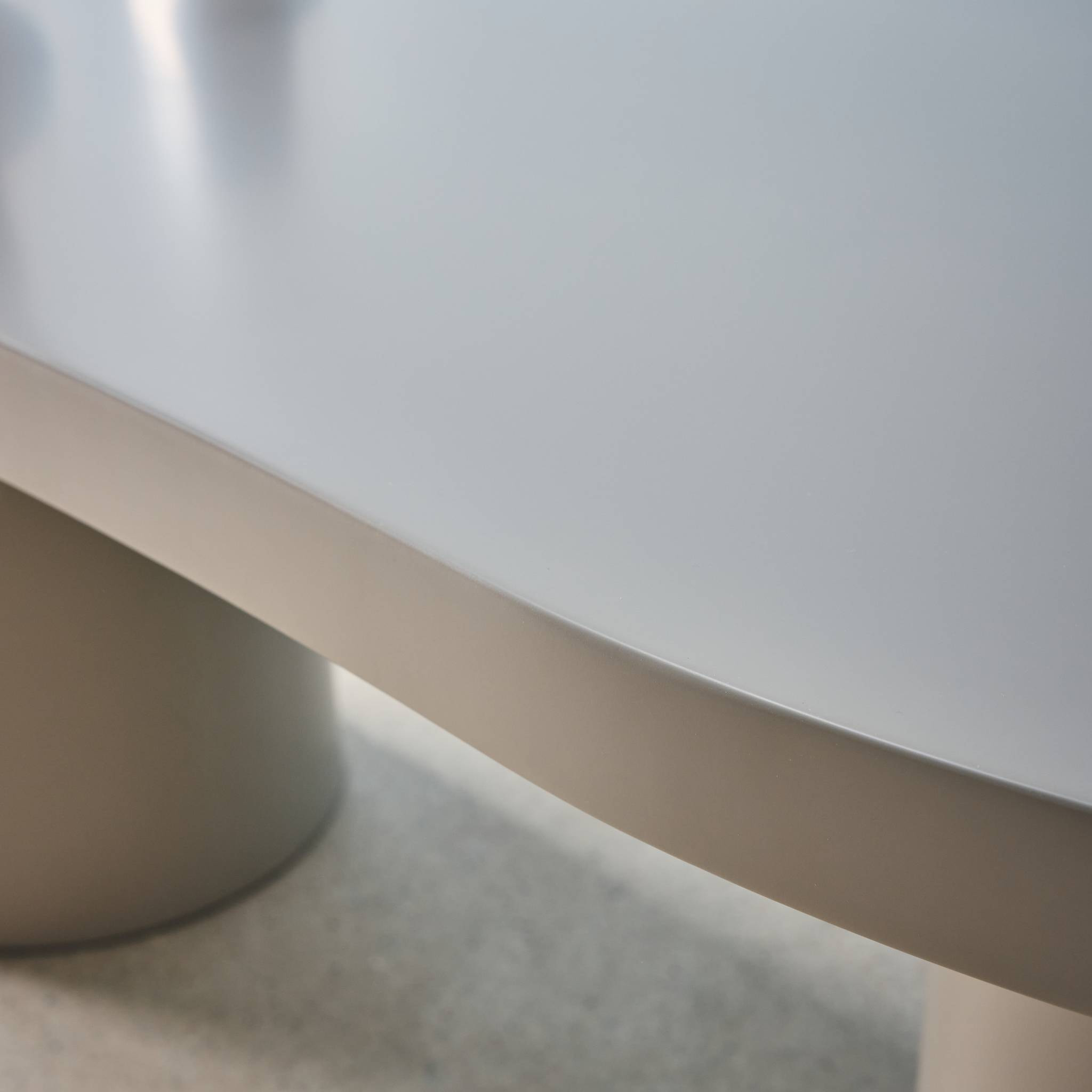 Table à manger organique structure bois d'hévéa 8 places 210cm