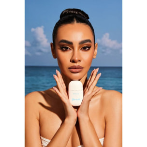 SKIN HEALTH Fondotinta fluido SPF 30.