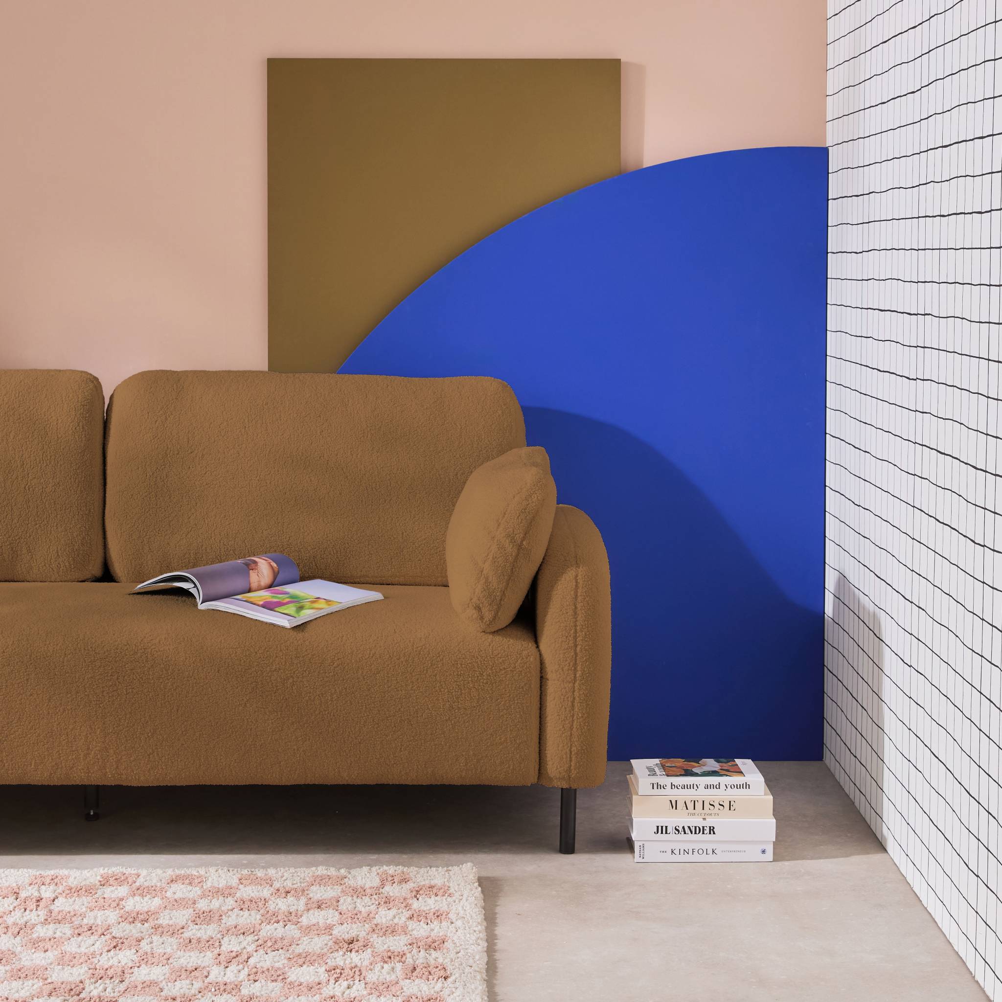 Canapé 3 places eucalyptus. bouclette beige foncé et piétement métal Teddy