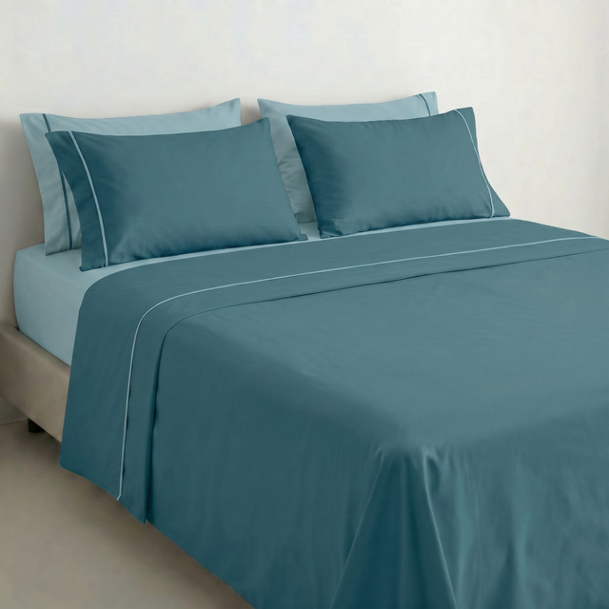 Completo Lenzuola in 100% Cotone con Piping Elegante, Set Letto Morbido e Traspirante con Lenzuolo Sopra, Sotto con Angoli Elasticizzati e Federa Coordinata